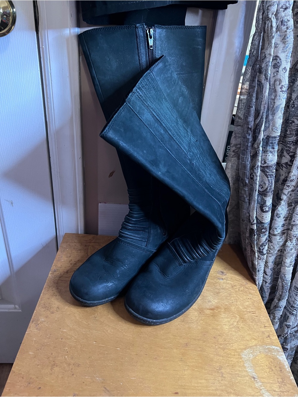 Keen Black Women's Platform Riding Boots